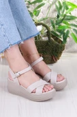 Fort 05-7008 Soft Rahat Toka Detaylı Dolgu Taban Çapraz Bant Kadın Sandalet thumbnail 7