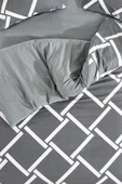 LaLiva Geometrik Kareli Çarşafı Lastikli Çift Kişilik Nevresim Takımı thumbnail 5