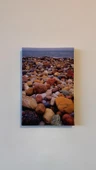Deniz Ve Renkli Taşlar Natürel Tasarım Ahşap Çerçeve Ev İşyeri Ofis Duvar Kanvas Tablo DOĞA2 - 1