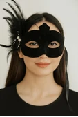 Siyah Renk Yandan Tüylü Süet Kaplama Beyaz İncili Parti Maskesi 18x15 Cm thumbnail 3