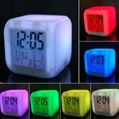 Renk Değiştiren Küp Saat thumbnail 2