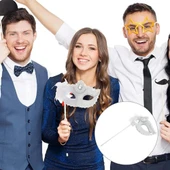 Beyaz Işıltılı Tutmalı Fotoğraf Çekimi Maskesi 18x29 Cm thumbnail 3