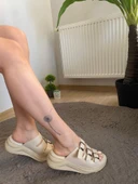 Kadın Krem Mazer Konfor Ortopedik Taban Tokalı Terlik - 2