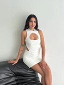 Göğüs ve Yanlar dekolteli Kolsuz Boy Elbise - Beyaz thumbnail 5