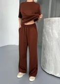 Osy Modal Yumuşak Dokulu Kumaş Kısa Kollu Bluz Rahat Pantalon ikili Takım- Kahverengi thumbnail 7