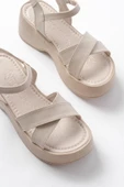 24414-1005 Bej Günlük Çapraz Dolgu Topuk Kadın Sandalet thumbnail 4
