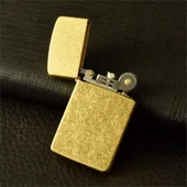 Kuboy Vintage Çakmak Benzinli Slim Çakmak Antik Altın Renk thumbnail 1