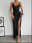 Kadın Askılı Kruvaze Yakalı Yırtmaçlı Krep Elbise thumbnail 2