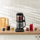 Karaca Çaysever Robotea Pro 4 in 1 Konuşan Otomatik Çay Makinesi Su Isıtıcı ve Filtre Kahve Demleme Makinesi 2500W, Black Chrome thumbnail 1