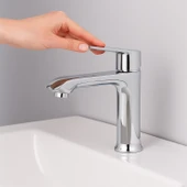 Premium Tek Kollu Aç Kapa Krom Lavabo Bataryası Duvar Tipi Armatür Modern Tasarım Sıcak Soğuk Ayarlı thumbnail 2