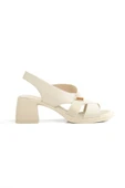 Madleen Kırık Beyaz Bej Rengi Hakiki Deri Ayakkabı Kısa Topuklu Sandalet thumbnail 5