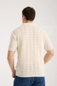 Erkek Polo Yaka Geometrik Desen Dokulu Krem Kısa Kollu Triko Tişört thumbnail 5