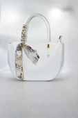 Kadın Beyaz Kurdele Süslü Fermuarlı ve Askılı Günlük Şık Çanta - 1