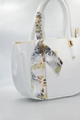 Kadın Beyaz Kurdele Süslü Fermuarlı ve Askılı Günlük Şık Çanta - 3