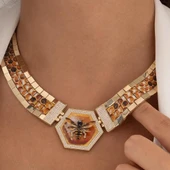 Özel Tasarım Arı Figürlü Altın Kolye thumbnail 2