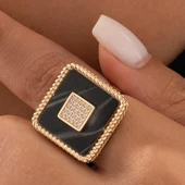 Özel Tasarım Kare Siyah Mineli Altın Yüzük thumbnail 1
