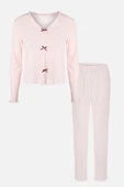 Kadın Pamuklu Çıtır Çiçek Desenli Baby Overloklu Fiyonk Detaylı Uzun Kollu Pijama Takımı - 5