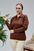 Kadın Polo Yaka Oversize Çiçek Nakışlı Triko Kazak Kahverengi thumbnail 2