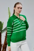 Kadın Polo Yaka Oversize Çizgili 4 Düğmeli Triko Kazak Yeşil thumbnail 9