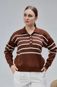 Kadın Polo Yaka Oversize Çizgili 4 Düğmeli Triko Kazak Kahverengi thumbnail 4