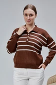 Kadın Polo Yaka Oversize Çizgili 4 Düğmeli Triko Kazak Kahverengi thumbnail 1