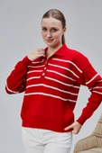Kadın Polo Yaka Oversize Çizgili 4 Düğmeli Triko Kazak Kırmızı thumbnail 1