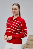 Kadın Polo Yaka Oversize Çizgili 4 Düğmeli Triko Kazak Kırmızı thumbnail 5
