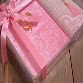 Kutulu Kadife Kuranı Kerim İnci Tesbihli Simli Goblen Seccadeli  Pembe Renk - 2