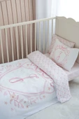 NOU Harf Serisi I Harfi Bebek Boy Nevresim Seti ( 100x150) - Noble Serie Pembe thumbnail 1