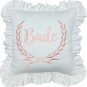Kişiye Özel Nakışlı  Laruel Desenli Fırfırlı Doğum Yastığı Beyaz- Pudra Pembe - 1