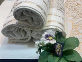 NİVEMESHOME YAPRAK EKRU YÜZ HAVLUSU MÜRDÜM thumbnail 6