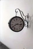 Büyük 45cm Sessiz Yuvarlak Çelik Çift Taraflı Caml Dikey Duran İki Yönlü İstasyon Saat Station Clock thumbnail 1
