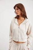 GRIMELANGE Jıll Kadın Relaxed Fit Rahat Kalıp Kapüşonlu Fermuarlı Premium Kumaş Örme Crop Vanilya Sweatshirt thumbnail 2