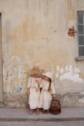 Bej Düşük Omuz Bluzlu Etek Takım thumbnail 4