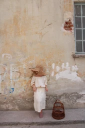 Bej Düşük Omuz Bluzlu Etek Takım thumbnail 5