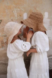 Beyaz Düşük Omuz Bluzlu Etek Takım thumbnail 5