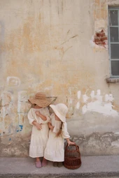 Bej Düşük Omuz Bluzlu Etek Takım thumbnail 6