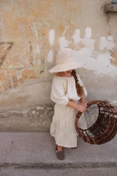 Bej Düşük Omuz Bluzlu Etek Takım thumbnail 8