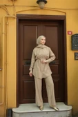 Gömlek Yaka Belden Bağcıklı Kısa Tunik İkili Tesettür Eşofman Takımı - (38-46) - 71299 - Bej thumbnail 3