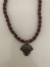 Metal Uçlu Kahve Boncuklu Kolye - 1