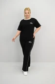Kadın Büyük Beden Kısa Kollu Nakış İşleme Detaylı Bol Paça Eşofman Takımı 8191-25 - 4