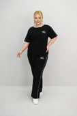 Kadın Büyük Beden Kısa Kollu Nakış İşleme Detaylı Bol Paça Eşofman Takımı 8191-25 - 3