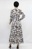 Moda Çizgi Çiçek Desenli Pileli Elbise Siyah - 4