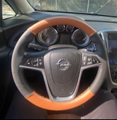 DİKİŞLİ DİREKSİYON KILIFI TABA DERİ SİYAH DERİ SİYAH DİKİŞLİ OPEL ASTRA INSİGNİA İÇİN thumbnail 1