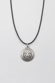 Kabartmalı Aslan Madalyon Kolye - PU Deri İp Zincirli Unisex Gümüş Kaplama - 60 cm thumbnail 1