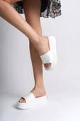 JET-ALICE Düz Topuklu Kalın ve Ortopedik Taban Kadın Terlik CBT - Beyaz thumbnail 3