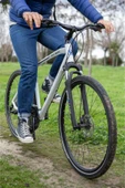 BİSAN 8500 TREKKİNG BİSİKLETİ 46 CM HİDROLİK DİSK 28 JANT 27 VİTES MAT BEYAZ LACİVERT - 1