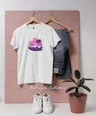 Oversize Vaporwave Gün Batımı ile Retro Araba Tasarımlı Unisex T-Shirt thumbnail 3
