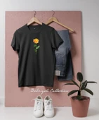 Oversize sarı gül  Tasarımlı Unisex T-Shirt thumbnail 4