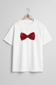 Oversize Kırmızı Papyon Red Bow Tie Göğüs Tasarımlı Unisex T-Shirt thumbnail 1
